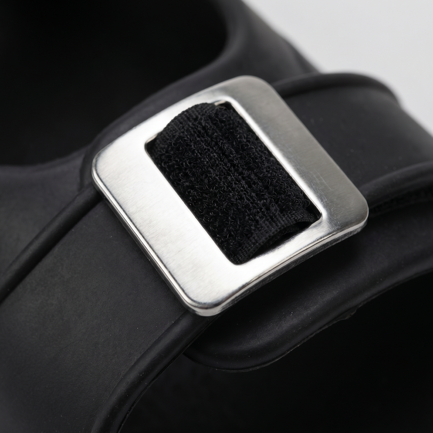 movolia-detail_buckle